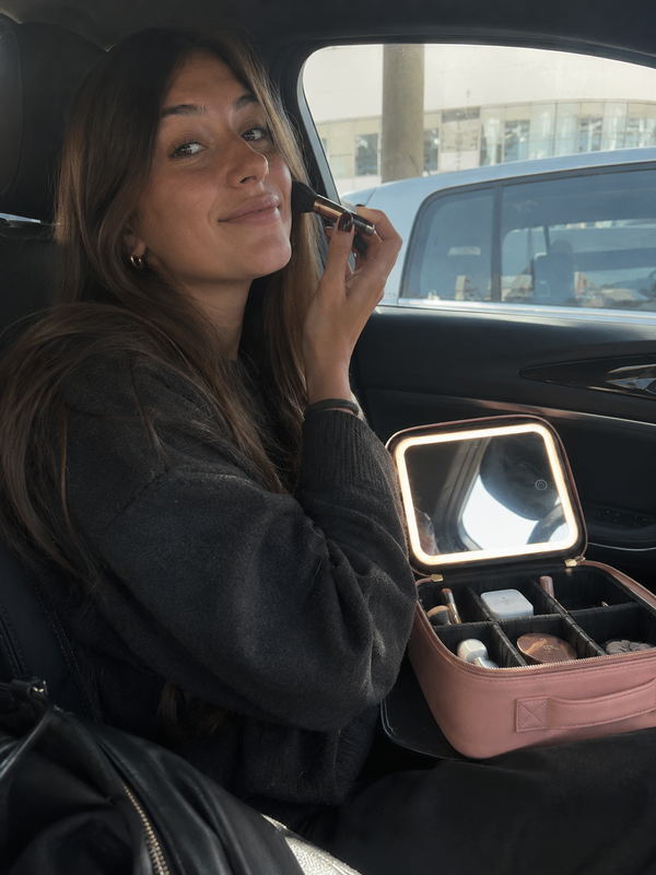Laura M. | NHÔE Vanity Case™